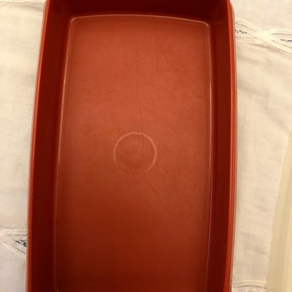 TUPPERWARE  Vintage orange container with matching lid. Made in Canada - Picture 5 of 8